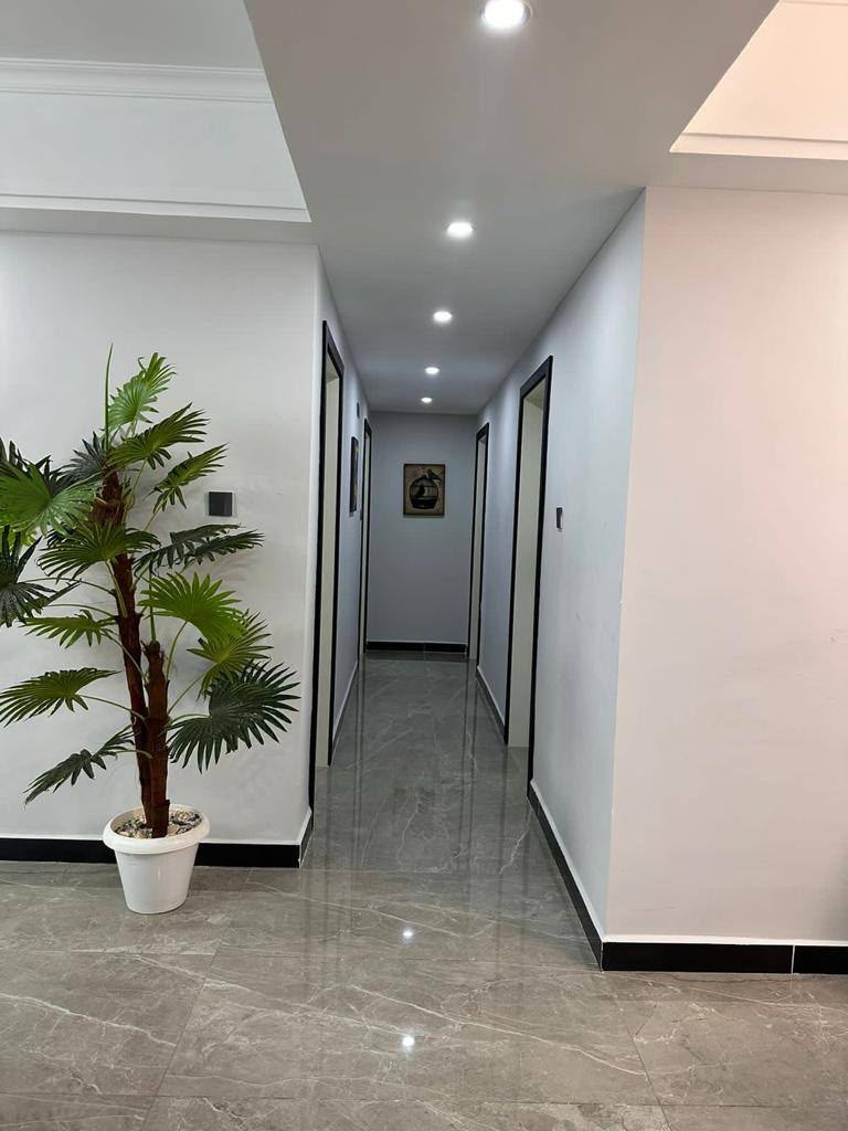 4 bedroom Airbnb in lavingtone
