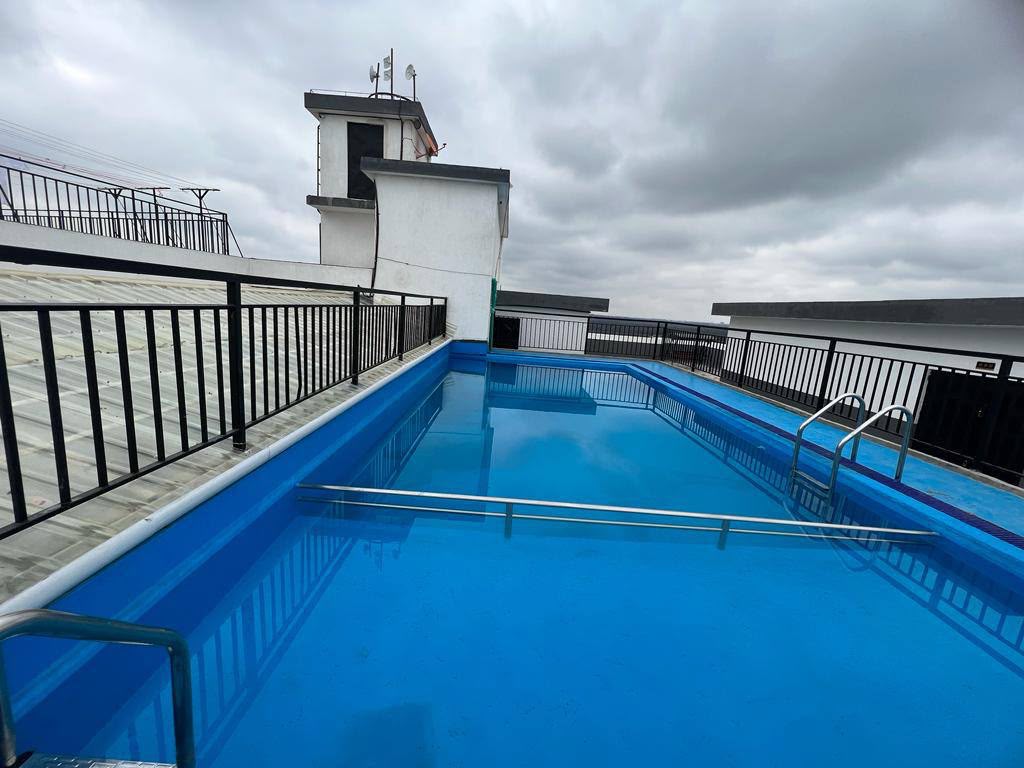 4 bedroom Airbnb in lavingtone