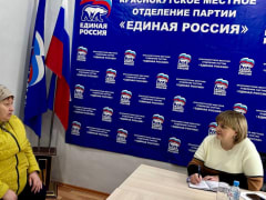 Депутаты обсудили с семьями участников СВО меры социальной поддержки и помогли им с установкой газового оборудования