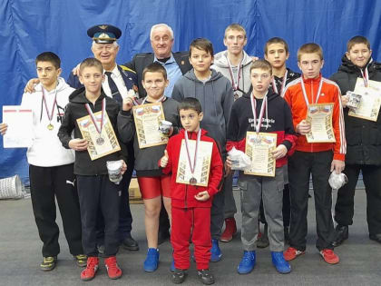 Поздравляем наших борцов!