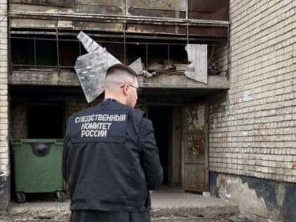 В Балаково нашли в подъезде тело мужчины, в калининском селе — мертвого пенсионера в сарае