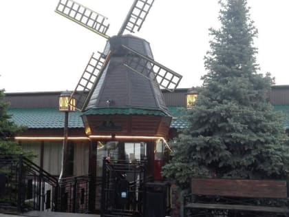 В саратовском "Брудершафте" мужчина подавился мясом и умер от удушья