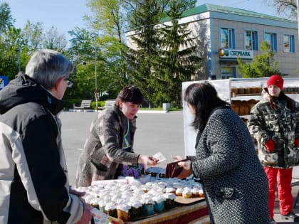 На центральной площади р.п. Степное состоялась  ярмарка выходного дня