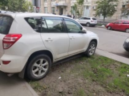 На территории Октябрьского района продолжаются мероприятия по выявлению фактов незаконной парковки