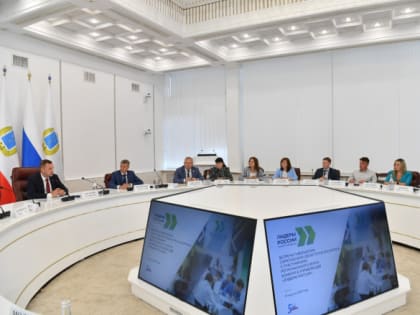 Губернатор Роман Бусаргин встретился с участниками регионального этапа конкурса «Лидеры России»