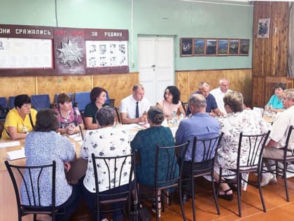 Председатели комитетов облдумы побывали на предприятиях Татищевского района