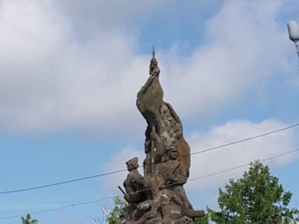 В седьмой раз и дороже. Чиновники снова ищут реставратора памятника героям Гражданской