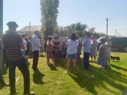 Руководитель Ершовского межрайонного следственного отдела провел прием жителей поселка Садовый Ершовского района