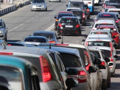 Подержанные авто в России дешевеют третий месяц подряд