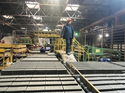 Зампред правительства посетил саратовский завод «Римкер»