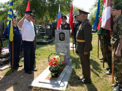 «Горсть земли» на Поклонную гору