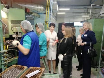 Промышленный туризм: жители области, ищущие работу, посещают предприятия региона