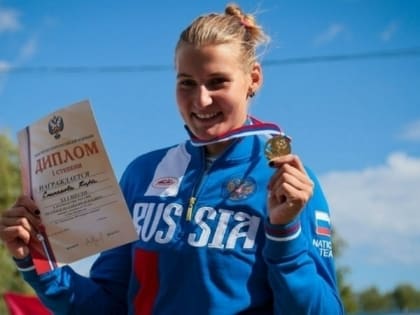 Кира Степанова в байдарке-четвёрке поборется за выход в финал чемпионата мира