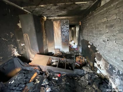 В энгельсской пятиэтажке выгорела квартира. Эвакуировали двух человек