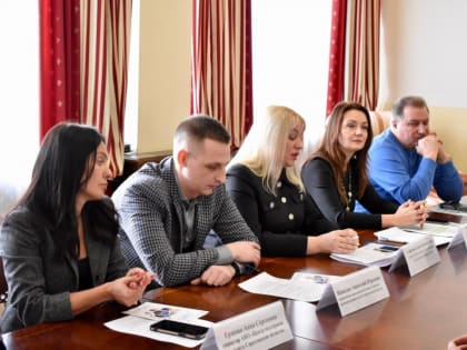 Перспективы экспорта со странами Азии и вопросы поддержки кадрового потенциала обсудили на круглом столе в Саратове