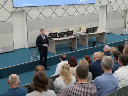 Губернатор обсудил с врачами онкоцентра задачи по снижению смертности