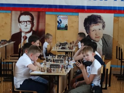 В Саратове стартовал шахматный фестиваль памяти знаменитых тренеров