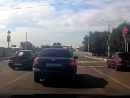 Чуть не сбил человека: лихача в Балаково отыскала полиция