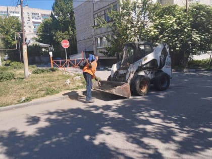 Коммунальными службами в круглосуточном режиме проводятся мероприятия по уборке города