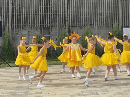 На Новой Набережной прошло спортивно-развлекательное мероприятие «Вперед, Россия!»