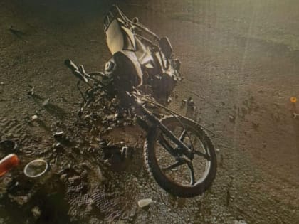 Мопед врезался в "УАЗ" на ночной дороге. В больнице оказались двое подростков