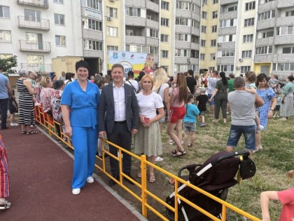 Глава города Балаково Леонид Родионов и депутат Саратовской областной Думы Кирилл Лаврентьев приняли участие в празднике для жителей 3г микрорайона