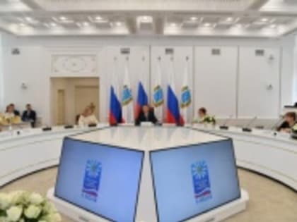 В правительстве Саратовской области прошла торжественная церемония награждения семей медалью «За любовь и верность»