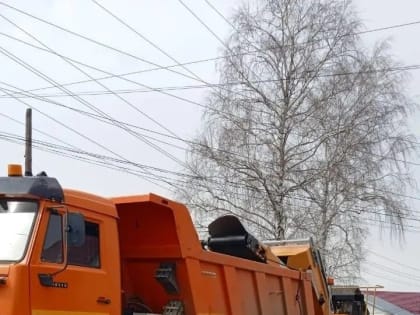 Сегодня городская коммунальная служба МБУ "Благоустройство" начала проводить уборку городских улиц