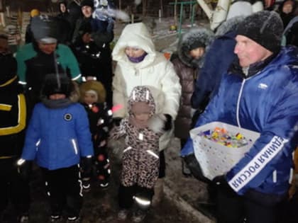 Алексей Сидоров принял участие в праздничной программе, организованной в одном из дворов Ленинского района