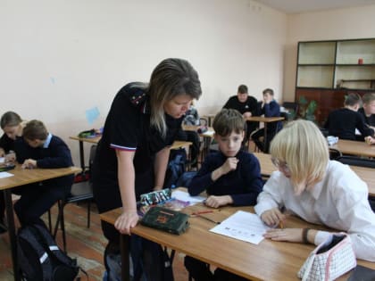 Сотрудники Госавтоинспекции с общественниками провели тестирование школьников на знание Правил дорожного движения при езде на велосипеде