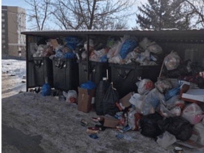 Коммунальщикам дали три дня на уборку мусора во дворах Саратова