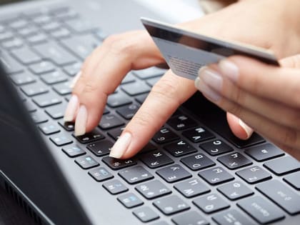 Жительницу Саратова обманули при продаже вышивки