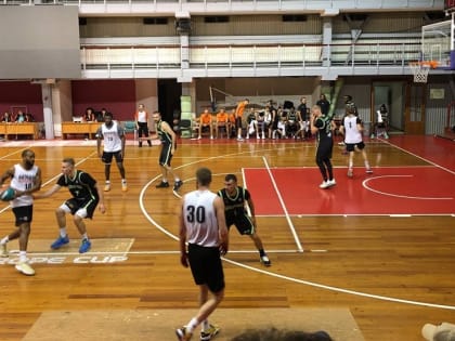 Саратовский "Автодор" победил "Уралмаш" на своей площадке