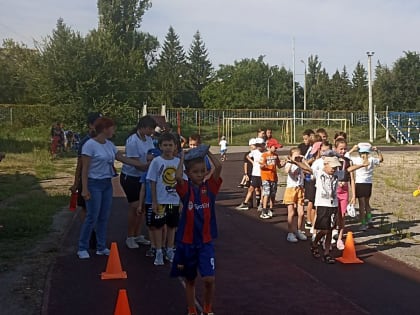 Работники РДК организовали для юных спортсменов "Весёлые старты"