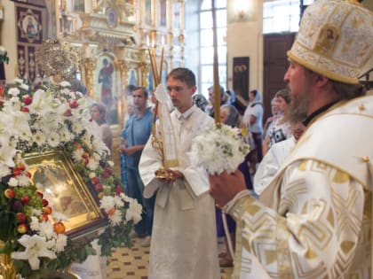 Владыка Пахомий поздравляет краснокутцев с праздником Преображения Господня.