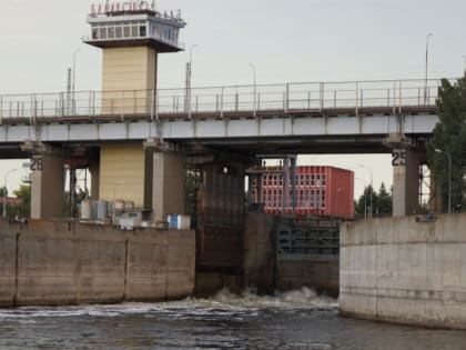 В Балакове злоумышленник заложил муляж бомбы возле пункта управления шлюзами