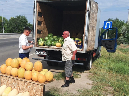 Комитетом муниципального контроля на постоянной основе проводятся выездные мероприятия  на предмет выявления и пресечения фактов незаконной уличной торговли