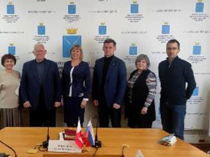 Московские эксперты посетили четыре лечебных учреждения в Саратове и области