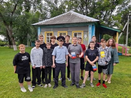 Юному петровчанину Богдану Куликову вручили паспорт