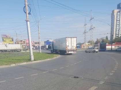 В Саратове фура сбила пожилую женщину