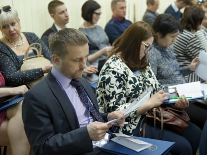 В Саратове преподаватели и бизнесмены обсудили борьбу с коррупцией