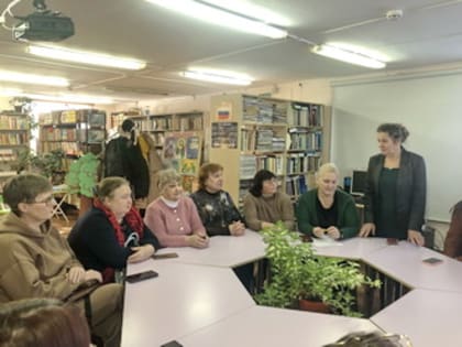 Игорь Фомин обсудил вопросы культурного развития и организации всесторонней помощи представителям старшего поколения поселков Жасминный и Поливановка