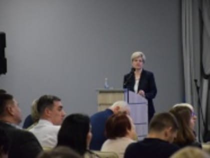 Лада Мокроусова: «Выступила с отчетом о работе администрации в 2023 году»