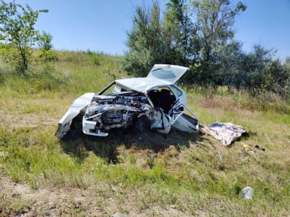 В ДТП на окраине Саратова погиб водитель "14-й". Еще два человека пострадали