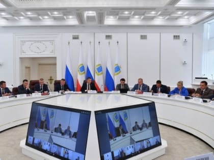 Губернатор Роман Бусаргин провел постоянно действующее совещание с руководителями министерств и ведомств Правительства области