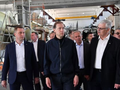 В Саратовскую область прилетел вице-премьер Денис Мантуров