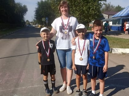 С ОСОБЫМ ПОДЪЁМОМ, ПРЕКРАСНЫМ НАСТРОЕНИЕ В СТЕПНОМ НАЧАЛСЯ СПОРТИВНЫЙ ПРАЗДНИК, ПОСВЯЩЕННЫЙ ДНЮ ФИЗКУЛЬТУРНИКА