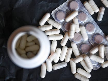 В РФ предложили ввести заградительные пошлины в 220% на импортные БАДы