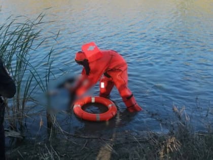 Спасатели вытащили из Большого Узеня тело утопленника
