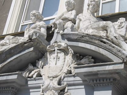 Завышение цен в 8, 13 и 18 раз! Как структура мэрии разоряла "Современную школу"